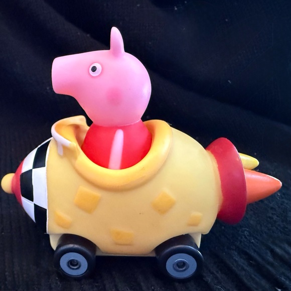 Peppa Pig Colorful Vehicle Set - Yellow, Red, Purple - Picture 8 of 16